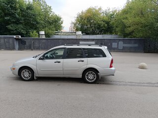 2004 Ford Focus I Рестайлинг (North America), серебристый, 400000 рублей, вид 1