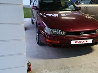 1993 Toyota Camry III (XV10), пурпурный, 900000 рублей, вид 4