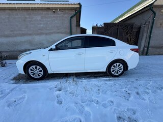 2017 Kia Rio IV, белый, 890000 рублей, вид 4