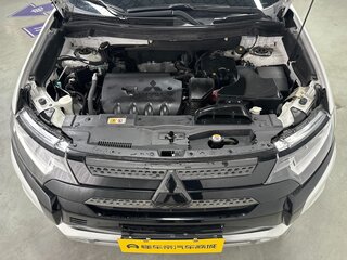 2021 Mitsubishi Outlander III Рестайлинг 3, белый, 1987700 рублей, вид 3