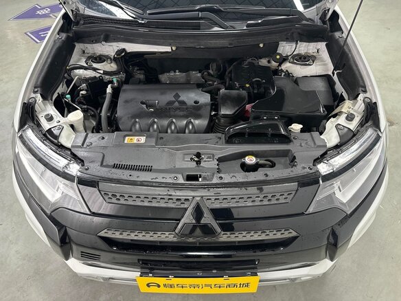 2021 Mitsubishi Outlander III Рестайлинг 3, белый, 1987700 рублей - вид 2