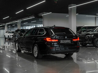 2022 BMW 5 серии 520i VII (G30/G31/G38) Рестайлинг, чёрный, 3250000 рублей, вид 4