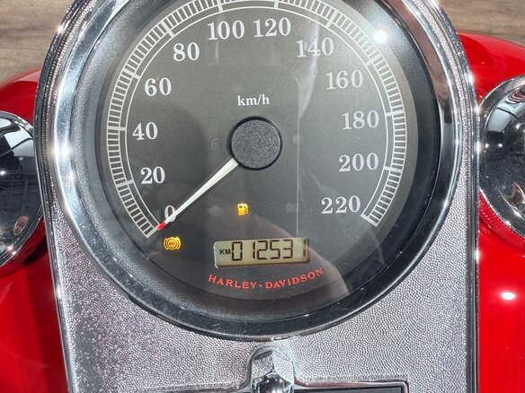 2010 Harley-Davidson Fat Boy, красный, 1099000 рублей - вид 25