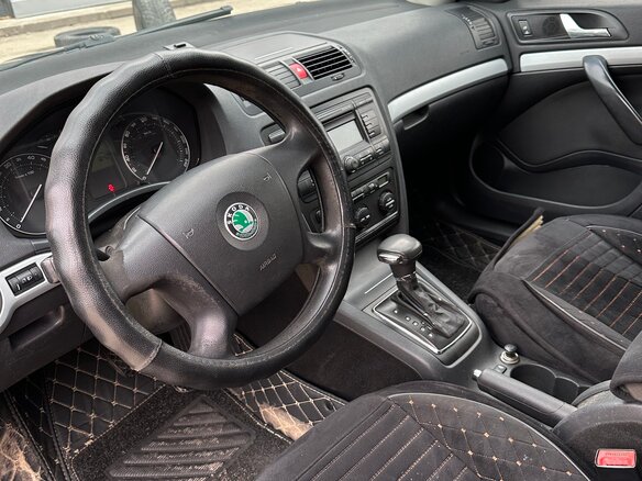 2007 Skoda Octavia II (A5), чёрный, 420000 рублей - вид 10