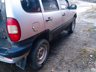 2006 Chevrolet Niva I, серебристый, 270000 рублей, вид 2
