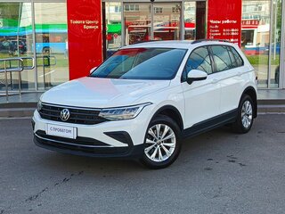 2020 Volkswagen Tiguan II Рестайлинг, белый, 1860000 рублей, вид 1
