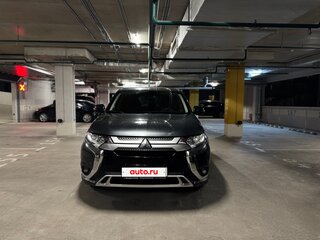 2020 Mitsubishi Outlander III Рестайлинг 3, серый, 2400000 рублей, вид 1
