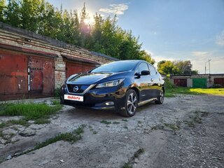 2017 Nissan Leaf II (ZE1), чёрный, 1550000 рублей, вид 2
