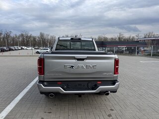 2025 Ram 1500 Crew Cab V Рестайлинг, серебристый, 10990000 рублей, вид 5