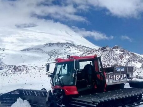 2005 PistenBully 300, красный, 7500000 рублей, вид 1