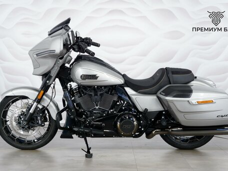 2023 Harley-Davidson CVO Street Glide, серебристый, 3747000 рублей, вид 2