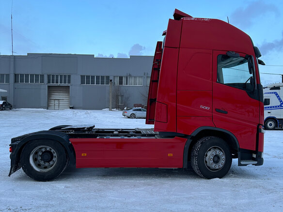 2017 Volvo FH, красный, 8800000 рублей - вид 3