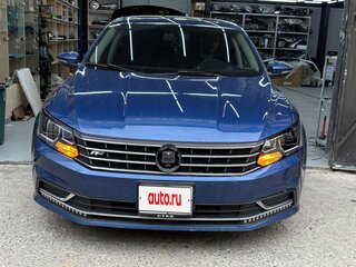 2017 Volkswagen Passat (North America and China) I Рестайлинг, синий, 2100000 рублей, вид 2