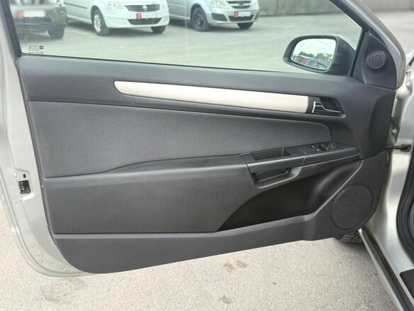 2007 Opel Astra GTC H Рестайлинг, бежевый - вид 16