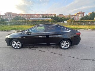 2019 Hyundai Sonata VII (LF) Рестайлинг, чёрный, 1600000 рублей, вид 4