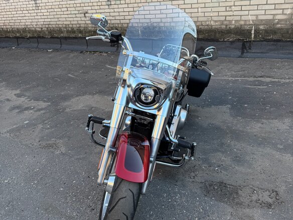 2018 Harley-Davidson Fat Boy, красный, 1950000 рублей - вид 1