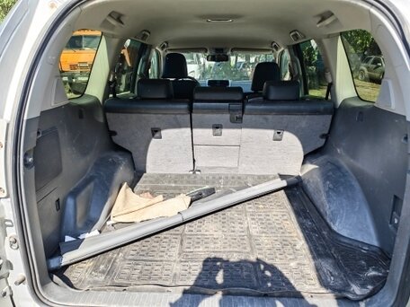 2012 Toyota Land Cruiser Prado 150 Series, серебристый, 2310000 рублей, вид 4