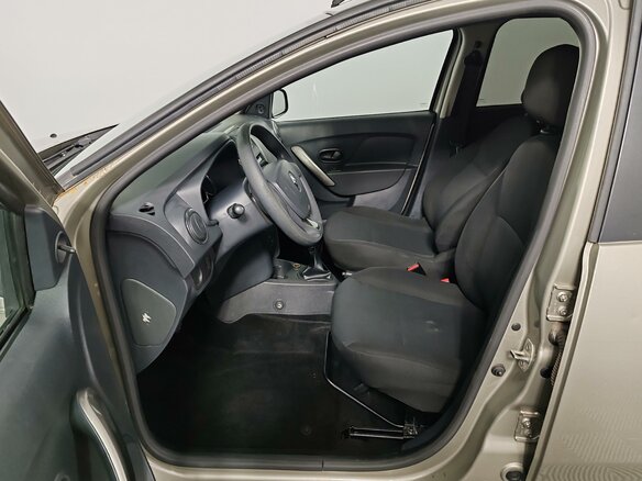 2015 Renault Logan II, бежевый - вид 14