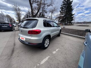 2013 Volkswagen Tiguan I Рестайлинг, серебристый, 1210000 рублей, вид 3