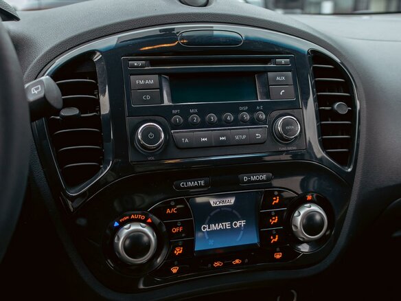 2012 Nissan Juke I, белый, 895000 рублей - вид 13