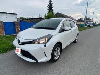 2014 Toyota Vitz III (XP130) Рестайлинг, белый, 900000 рублей, вид 2