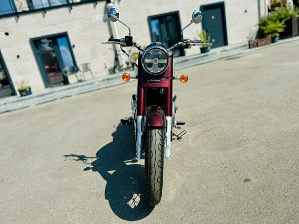 2026 Royal Enfield Classic 650, красный, 703000 рублей - вид 8
