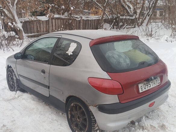 1999 Peugeot 206, серый, 140000 рублей - вид 4