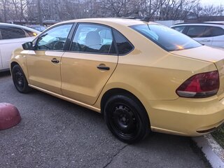 2019 Volkswagen Polo V Рестайлинг, жёлтый, 550000 рублей, вид 3