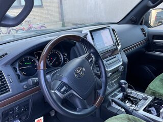 2020 Toyota Land Cruiser 200 Series Рестайлинг 2, чёрный, 9600000 рублей, вид 5