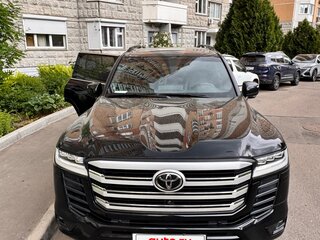 2022 Toyota Land Cruiser 300 Series, чёрный, 9000000 рублей, вид 1