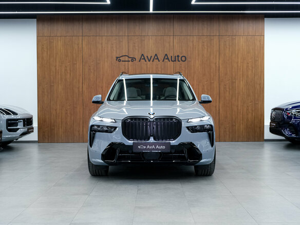 2026 BMW X7 40d I (G07) Рестайлинг, серый, 18700000 рублей - вид 2
