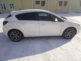 2012 Opel Astra J Рестайлинг, белый, 630000 рублей, вид 2