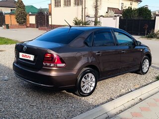2016 Volkswagen Polo V Рестайлинг, коричневый, 1050000 рублей, вид 3