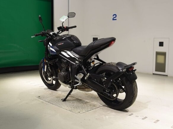 2025 Triumph Trident 660, чёрный, 600000 рублей - вид 5