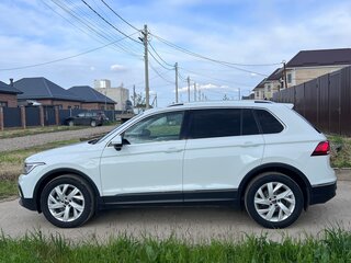2021 Volkswagen Tiguan II Рестайлинг, белый, 2515000 рублей, вид 1