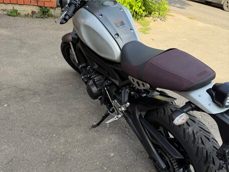 2020 Yamaha XSR900, серебристый, 970000 рублей, вид 5