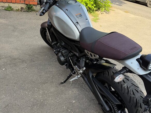 2020 Yamaha XSR900, серебристый, 970000 рублей - вид 4