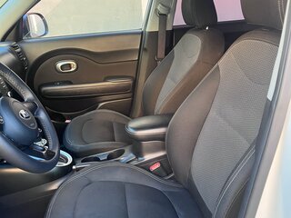 2018 Kia Soul II Рестайлинг, белый, 1700000 рублей, вид 4
