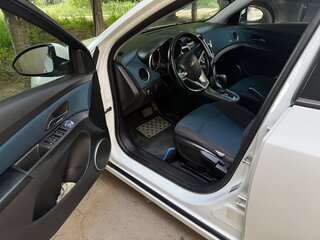 2011 Chevrolet Cruze I, белый, 715000 рублей, вид 5