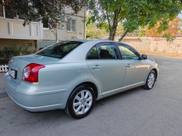 2008 Toyota Avensis II Рестайлинг, зелёный, 750000 рублей - вид 1