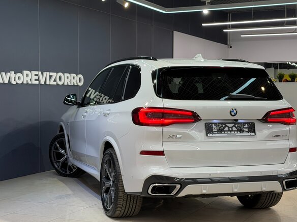2025 BMW X5 30d IV (G05/G18), белый - вид 4