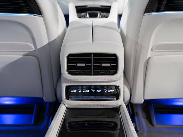 2025 Mercedes-Benz Maybach GLS 600 I Рестайлинг, чёрный, 29490000 рублей - вид 31