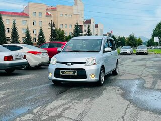 2013 Toyota Sienta I Рестайлинг 2, серый, 999000 рублей, вид 2