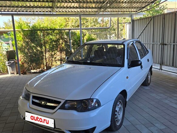 2011 Daewoo Nexia I Рестайлинг, белый, 300000 рублей