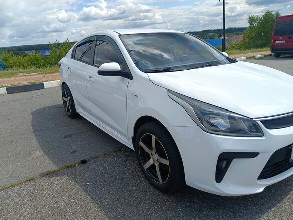 2017 Kia Rio IV, белый, 1490000 рублей - вид 3