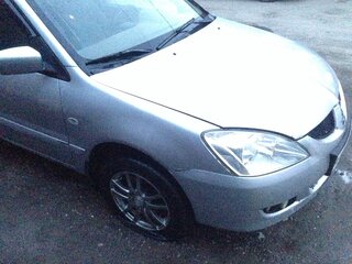 2005 Mitsubishi Lancer IX Рестайлинг, серебристый, 230000 рублей, вид 3
