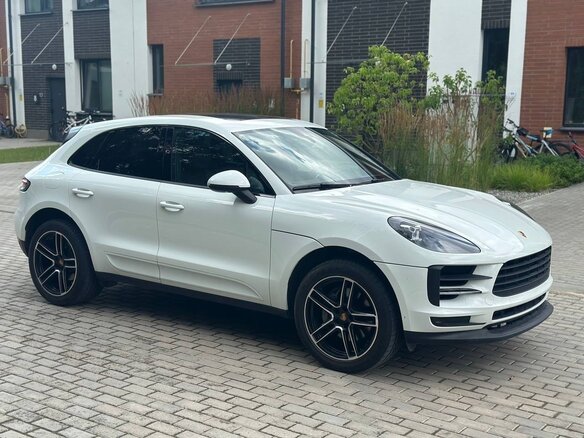 2021 Porsche Macan S I Рестайлинг, белый, 4500000 рублей - вид 4