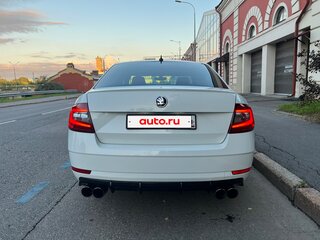 2018 Skoda Octavia III (A7) Рестайлинг, белый, 2200000 рублей, вид 5