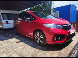 2018 Honda Fit III Рестайлинг, красный, 1495000 рублей, вид 1