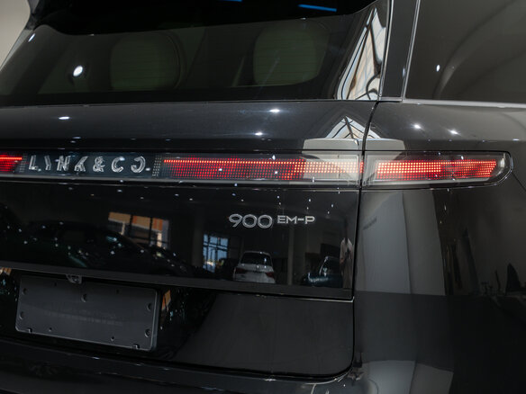 2026 Lynk & Co 900, чёрный - вид 36